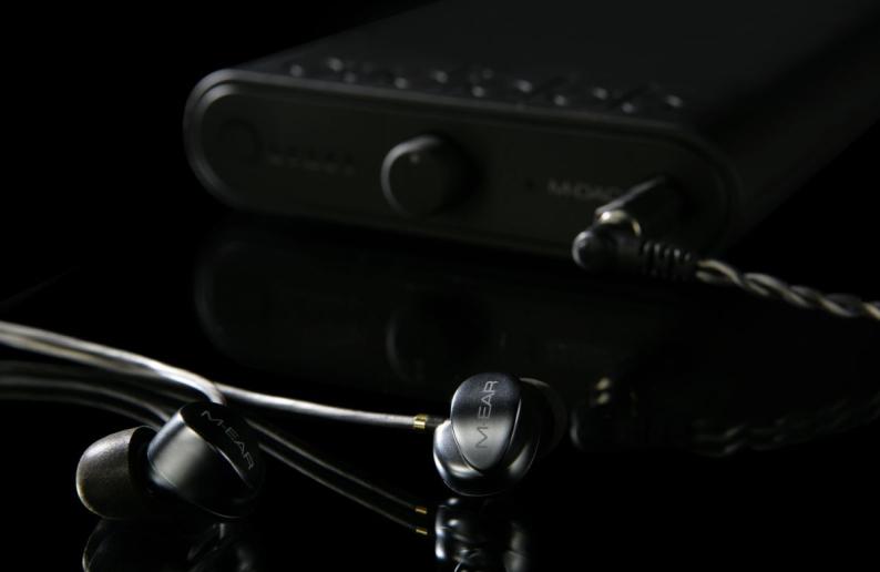 Audiolab анонсирует первые наушники: вкладыши M-EAR 2D и 4D