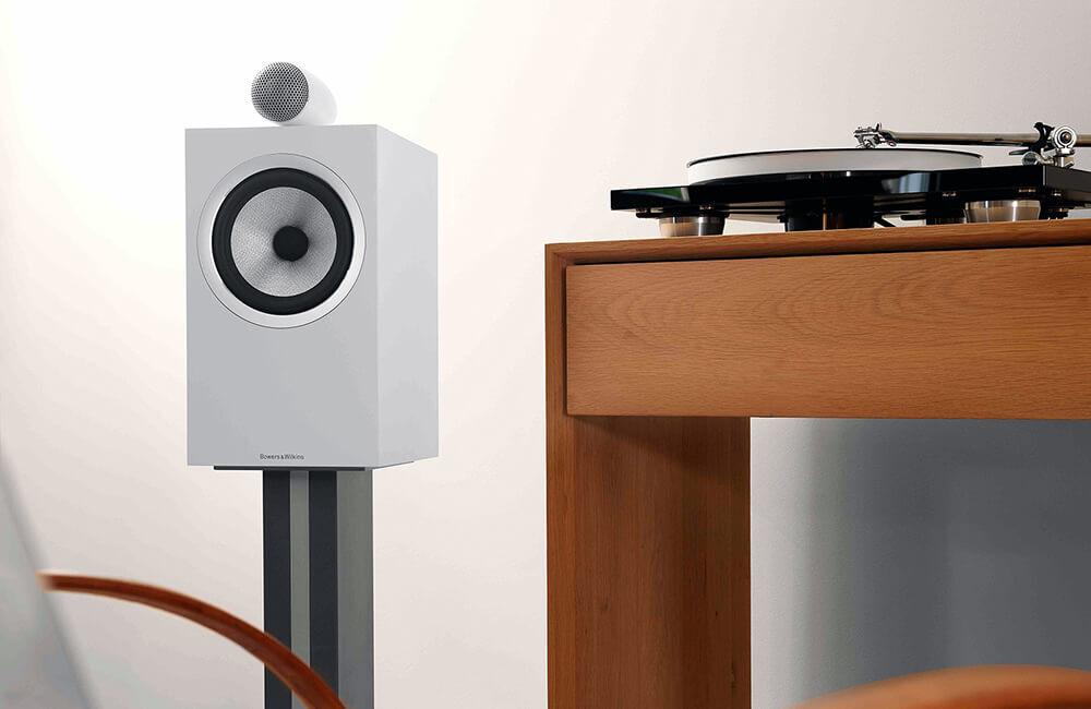 Bowers & Wilkins 705 S2 White