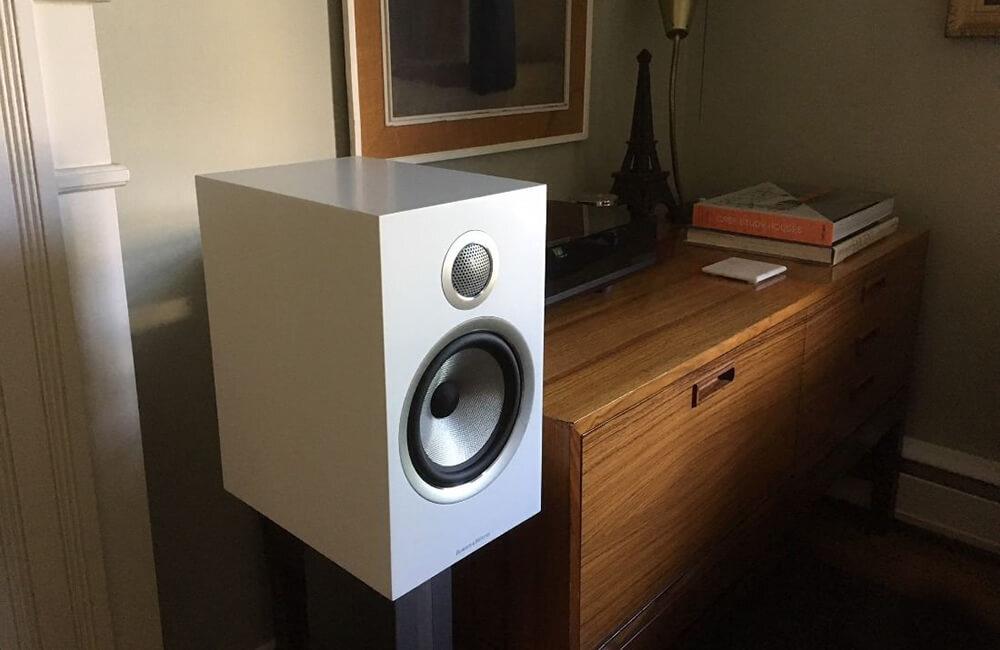 Bowers & Wilkins 706 S2 White