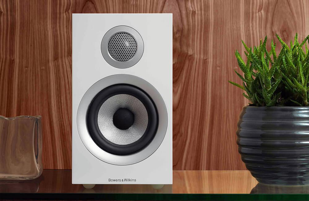 Bowers & Wilkins 707 S2 White